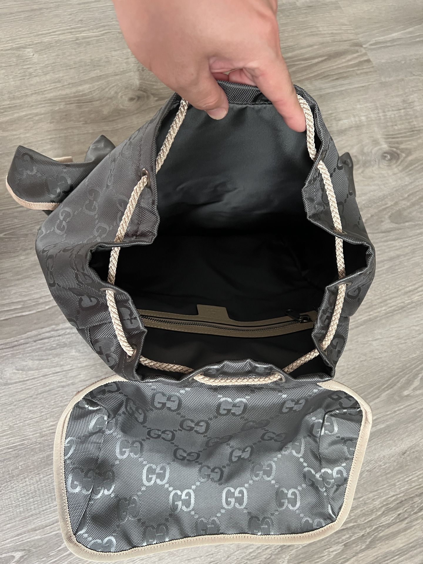 Gucci Black Sling Backpack for Sale in Tolleson, AZ - OfferUp