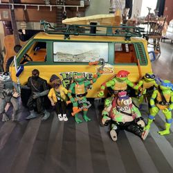 TEENAGE MUTAN NINJA TURTLES LOT