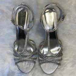 Women's High Heels Size 8 / Tacones Número 8