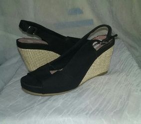 SKECHERS Peep-Toe Wedges (sz6)