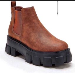 Womens Chunky Platform Chelsea Boots Lug Sole Pull on Ankle Booties(size 9)
