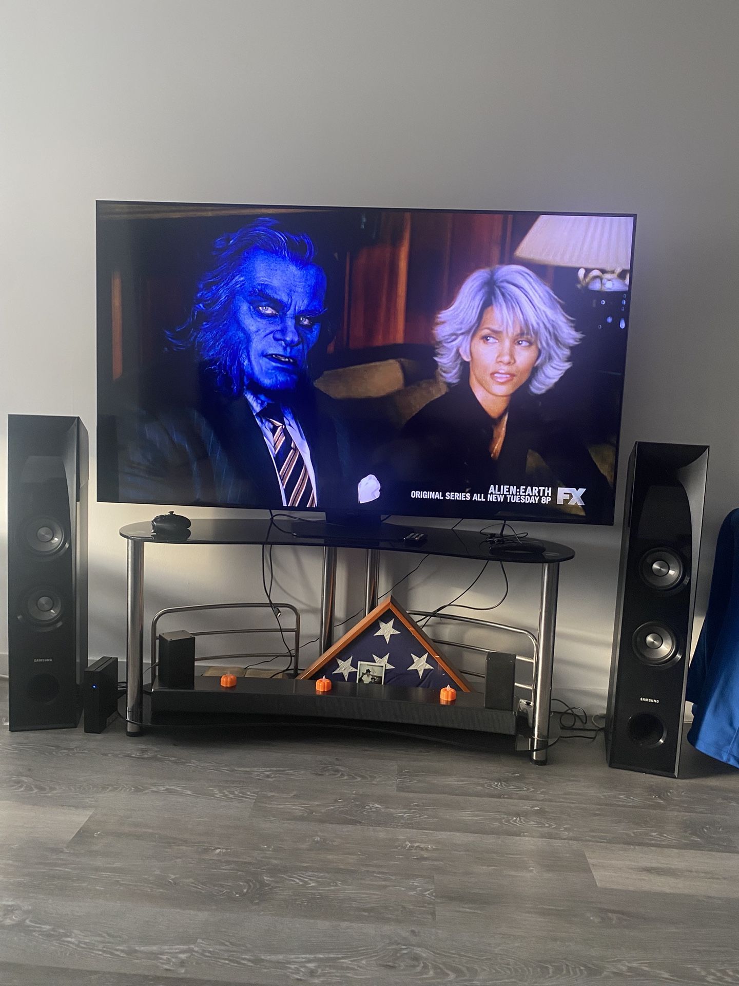 TV STAND 75” 