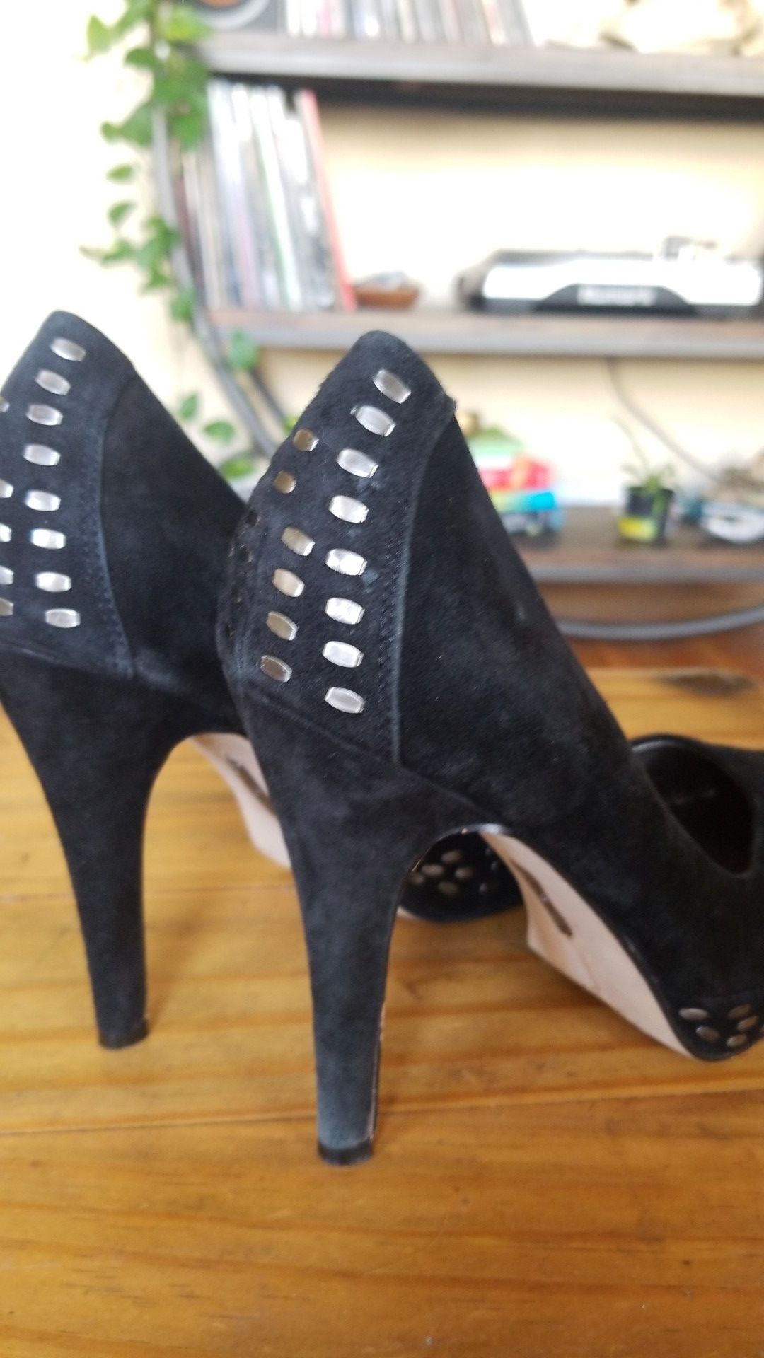 Cute stud heels - size 8, 38