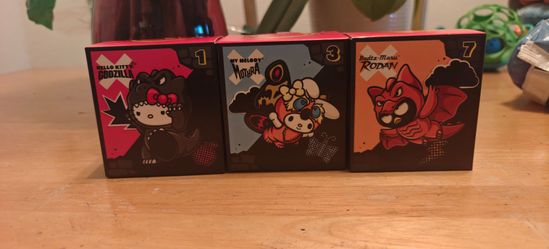 (trade) McDonald's Hello Kitty Godzilla