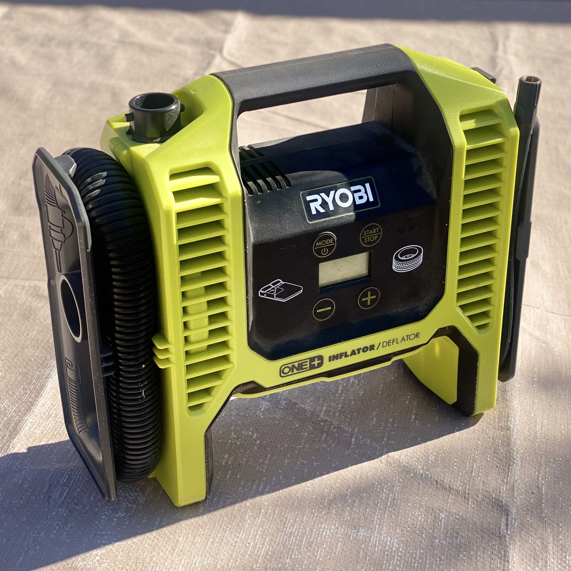 RYOBI Dual Function Inflator/Deflator ONE+ 18V Cordless
