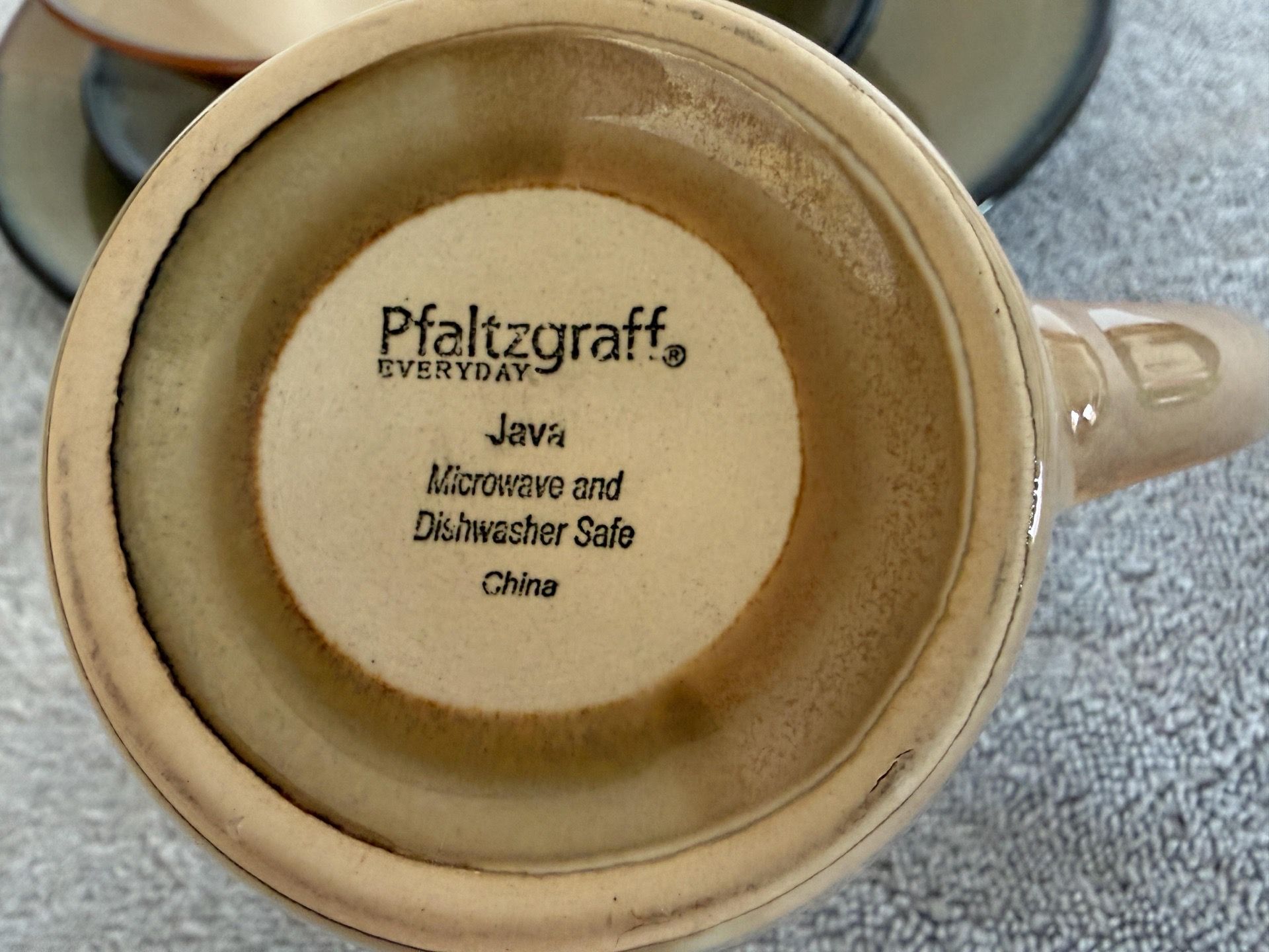 Pfaltzgraff Everyday Java 16 piece Dinnerware Set - Service for 4