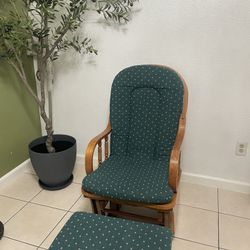  vintage-style glider rocking chair