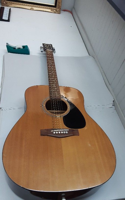 Yamaha F310 Acoustic Guitar- Located In Shelton