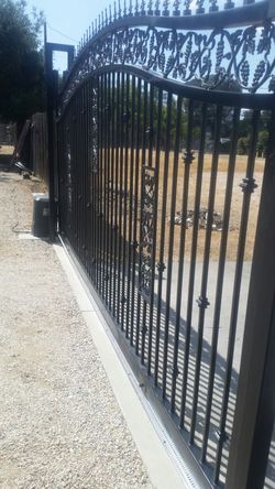 Sliding door with motor.