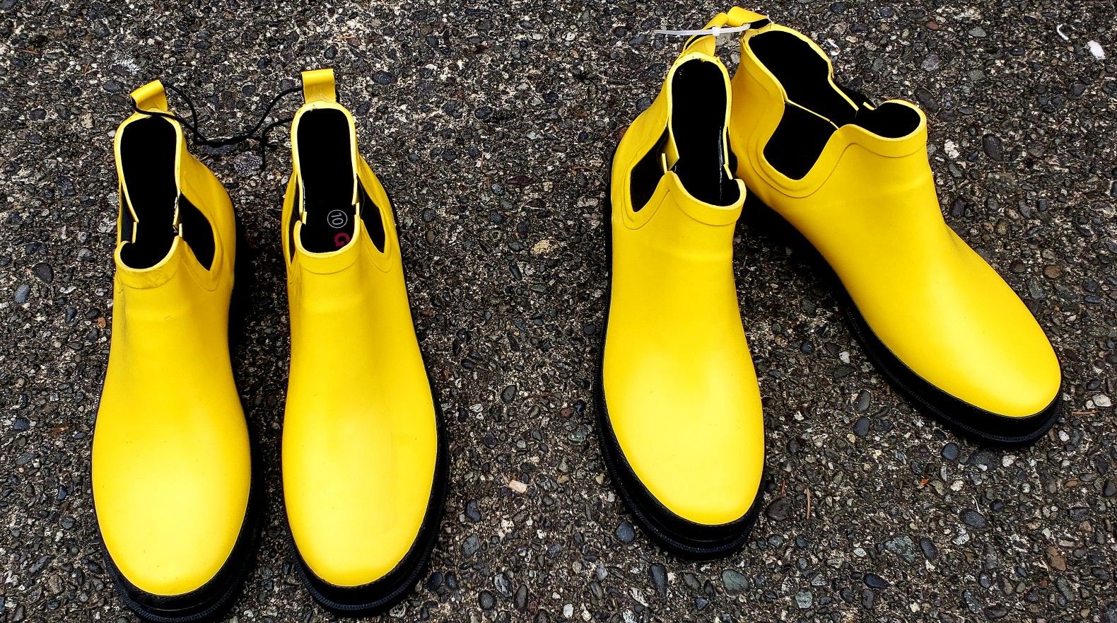 Gogo, Rubber Shoes