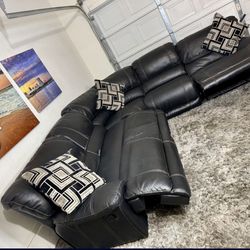 * Like New * Modular Black Recliner Sectional Sofa ( Free Delivery )