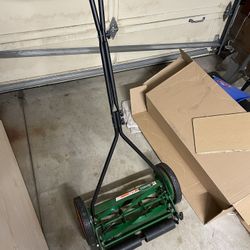 Scott’s Manual Mower 16 Inch  is