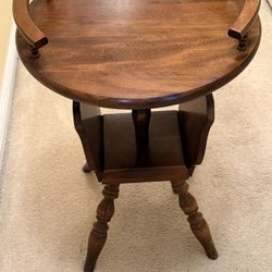 Vintage Early American Style Magazine Table (often called a "Drink and Magazine Stand")