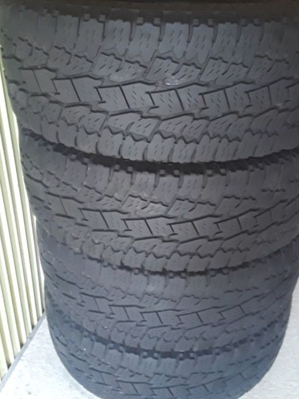 4 TOYO Open Country A/T "285/70/17" Tires 