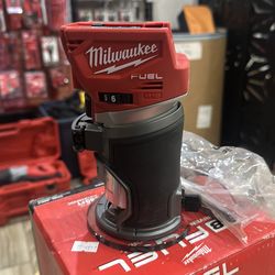 Milwaukee M18 FUEL 18V Lithium-Ion Brushless Cordless Compact Router (Tool-Only)