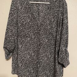 Women’s size large blouse no tags - 1$