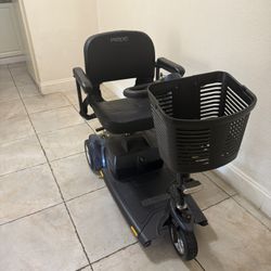 Scooter de movilidad de 3 ruedas (Silla De Ruedas Eléctrica) ( Nueva)