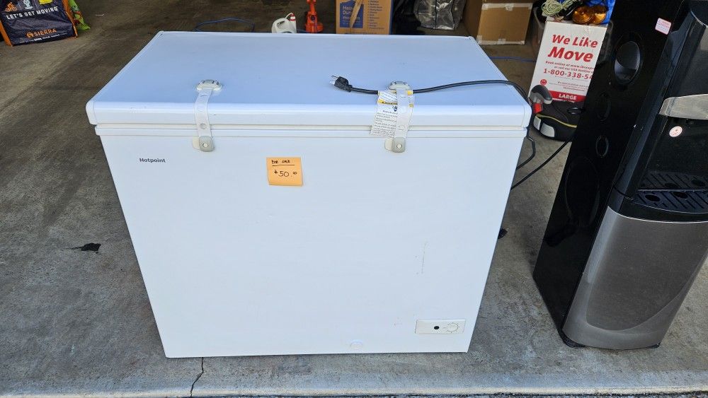Hotpoint Deep Chest Freezer