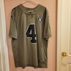 Nike Las Vegas Raiders Salute to Service Derek Carr Jersey Size XL 
Stiched Sewn. Pre-owned, very good shape. Please see the photos.
Size XL