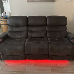 3 Seat Recliner Couch 