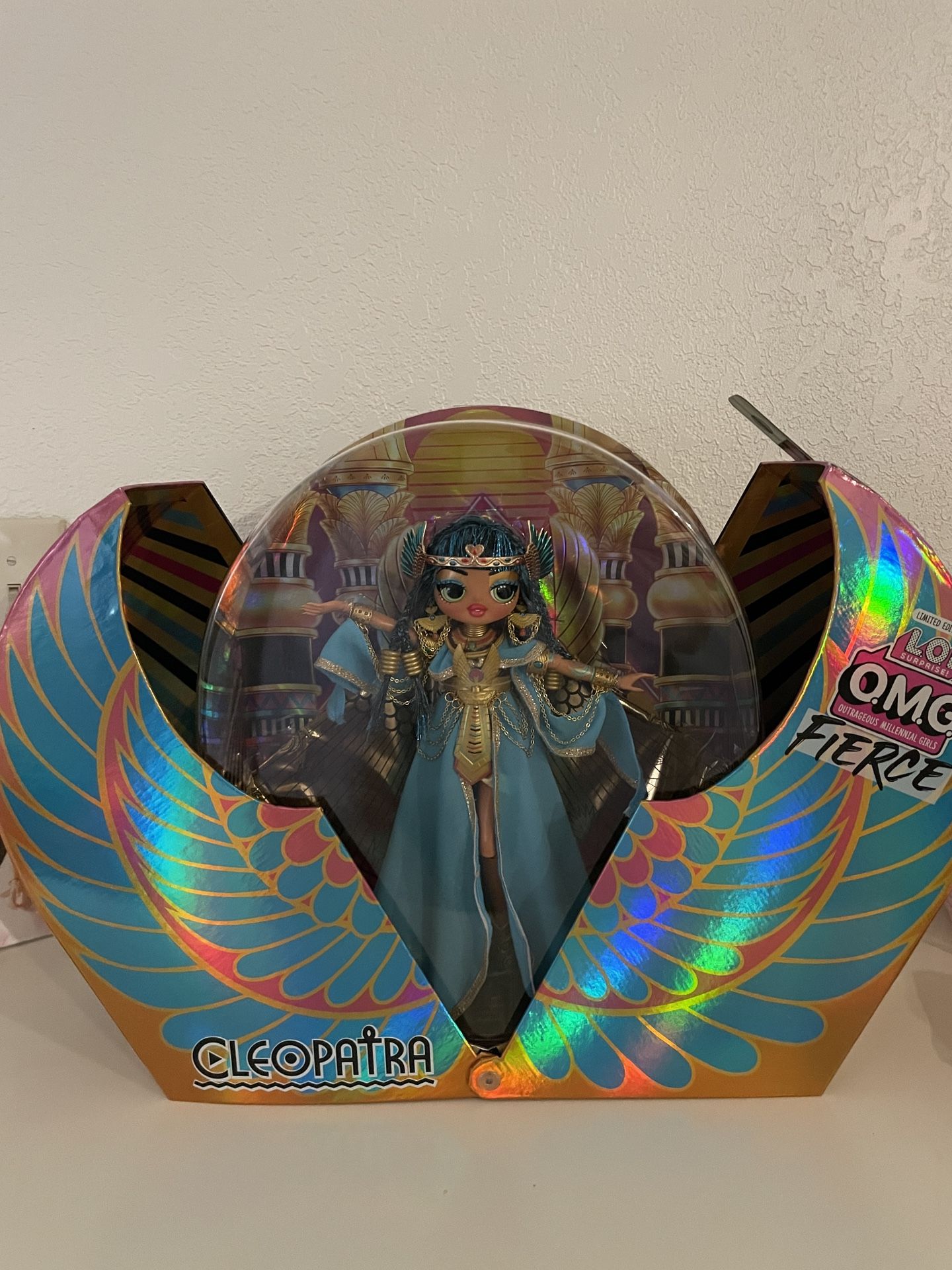 LOL SURPRISE OMG FIERCE COLLECTOR'S DOLL Cleopatra