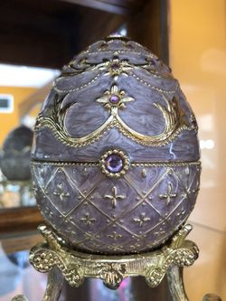 Lovely Ornate Musical Egg