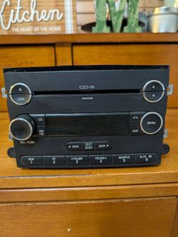 Ford OEM 6 Disc CD AM FM MP3 Radio