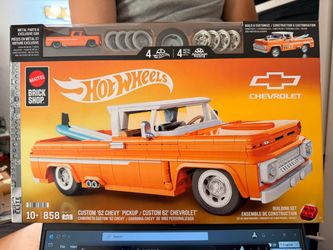 Hot a wheels Brick Shop Custom ‘62 chevy Pickup Building Set