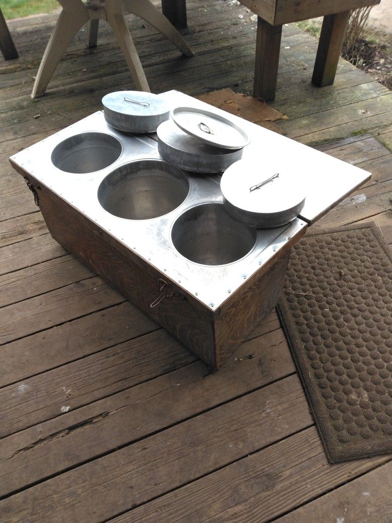 Antique Oak Rapid Fireless Cooker.