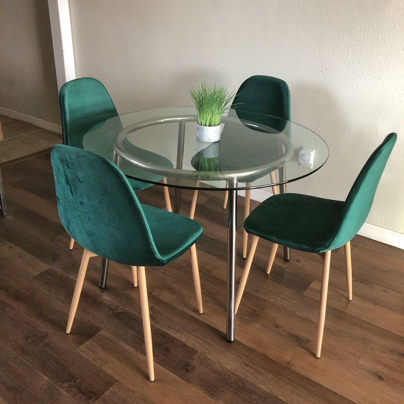 Round Glass Dining Table Set - Green