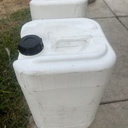 6 Gallon Plastic Container $15 Each Two For 25