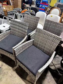 outdoor 4 Cushioned Chairs