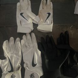 Baseball Gloves - Youth Small 