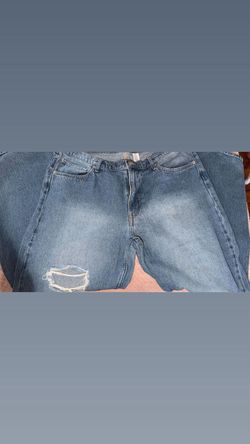 Light Wash Distressed Denim Jeans SIZE: 14