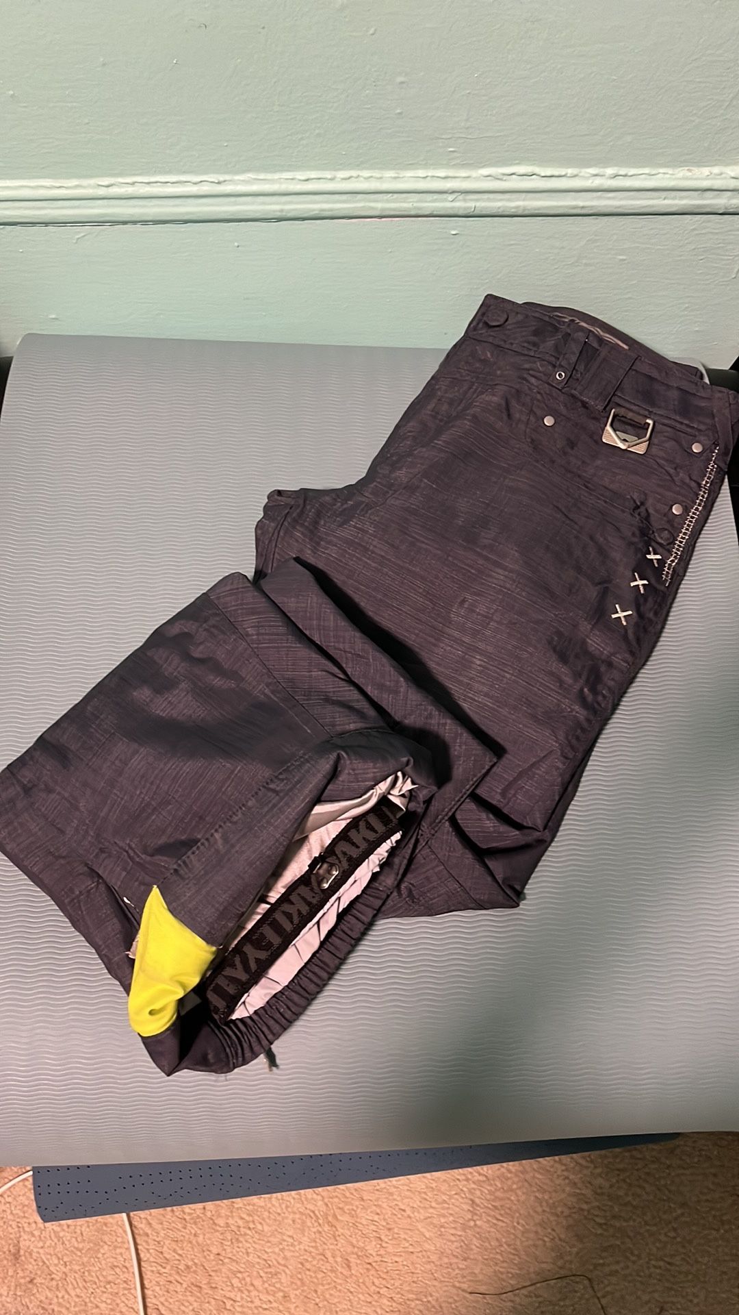 Oakley signature ski snowboard pants, size M, dark grey