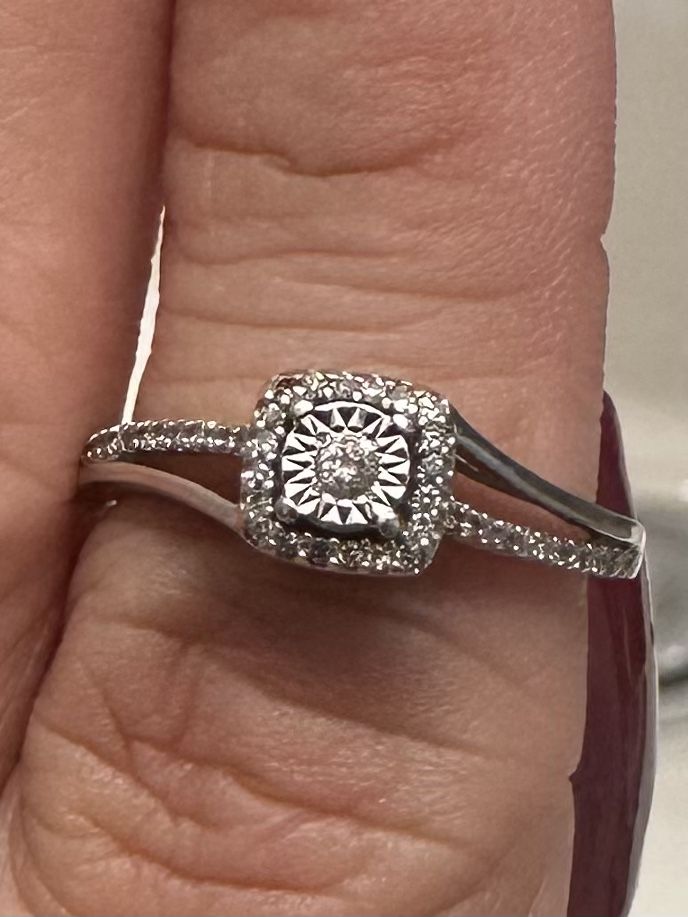 White Gold With Diamonds 