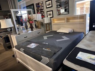 Gorgeous white wash bed set! 🧡🔥📦 Easy Financing!