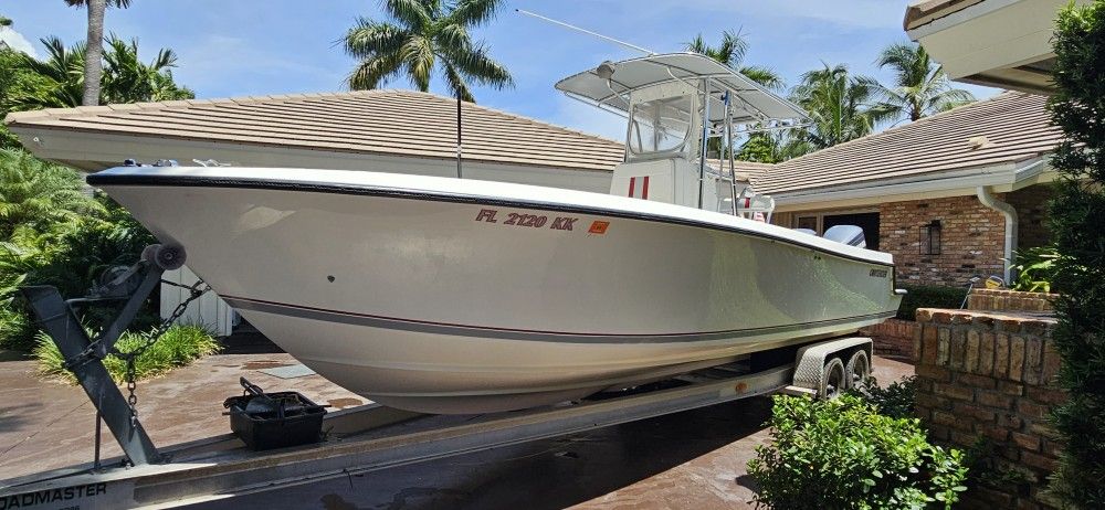 1999 Contender 25 Open (28ft) Center Console Boat