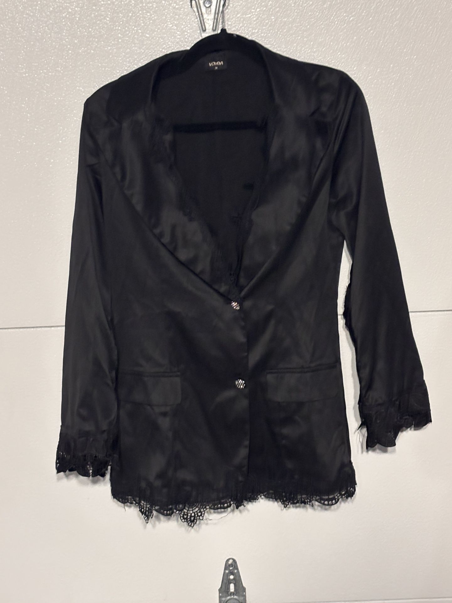 Vonda satin blazer in black with lace Size M