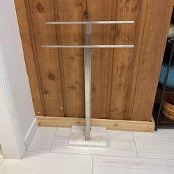 Free Standing Towel Rack