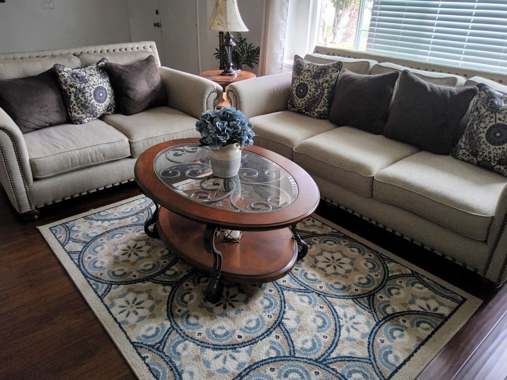 Coffee Table With 2 End Table 