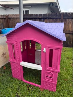 Little Tikes Cape Cottage playhouse pink