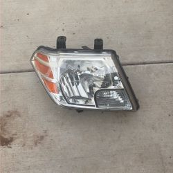 2017 Nissan Frontier Right Headlight Housing