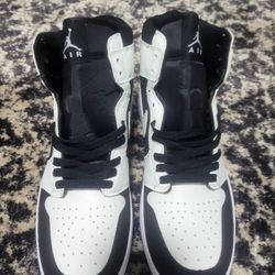Air Jordan 1 Retro High "Panda" (Black & White)