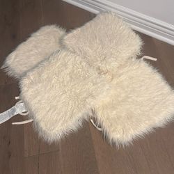 4 Furry Seat Cushions