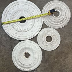 Ceiling medallion 