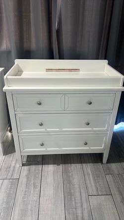 Baby Dresser/ Changing table