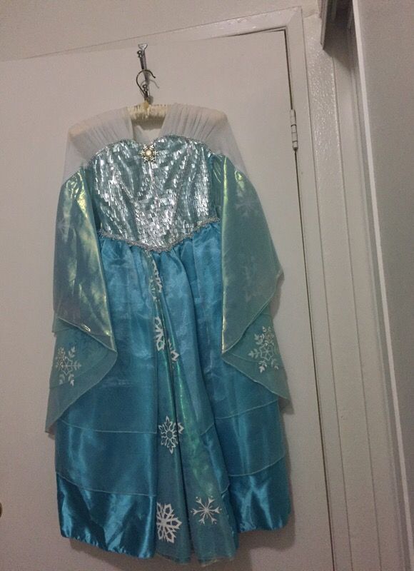 Queen Elsa Disney Limited Edition Costume (Frozen) size M (7/8)