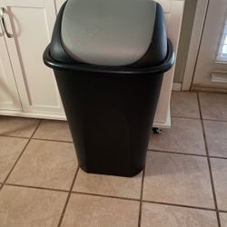 Kitchen trash Can