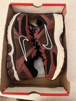 NIKE ZOOM VOMERO SIZE 12